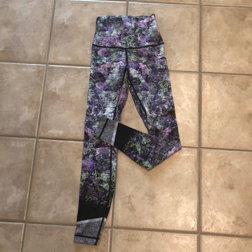 Lululemon Wunder Unders Size 4